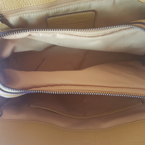 Coach Mercer leather purse like new - Picture 3 of 4